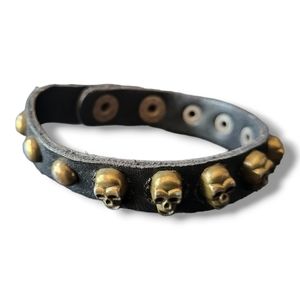 5 for $25 🔥 Leather skull push button bracelet
